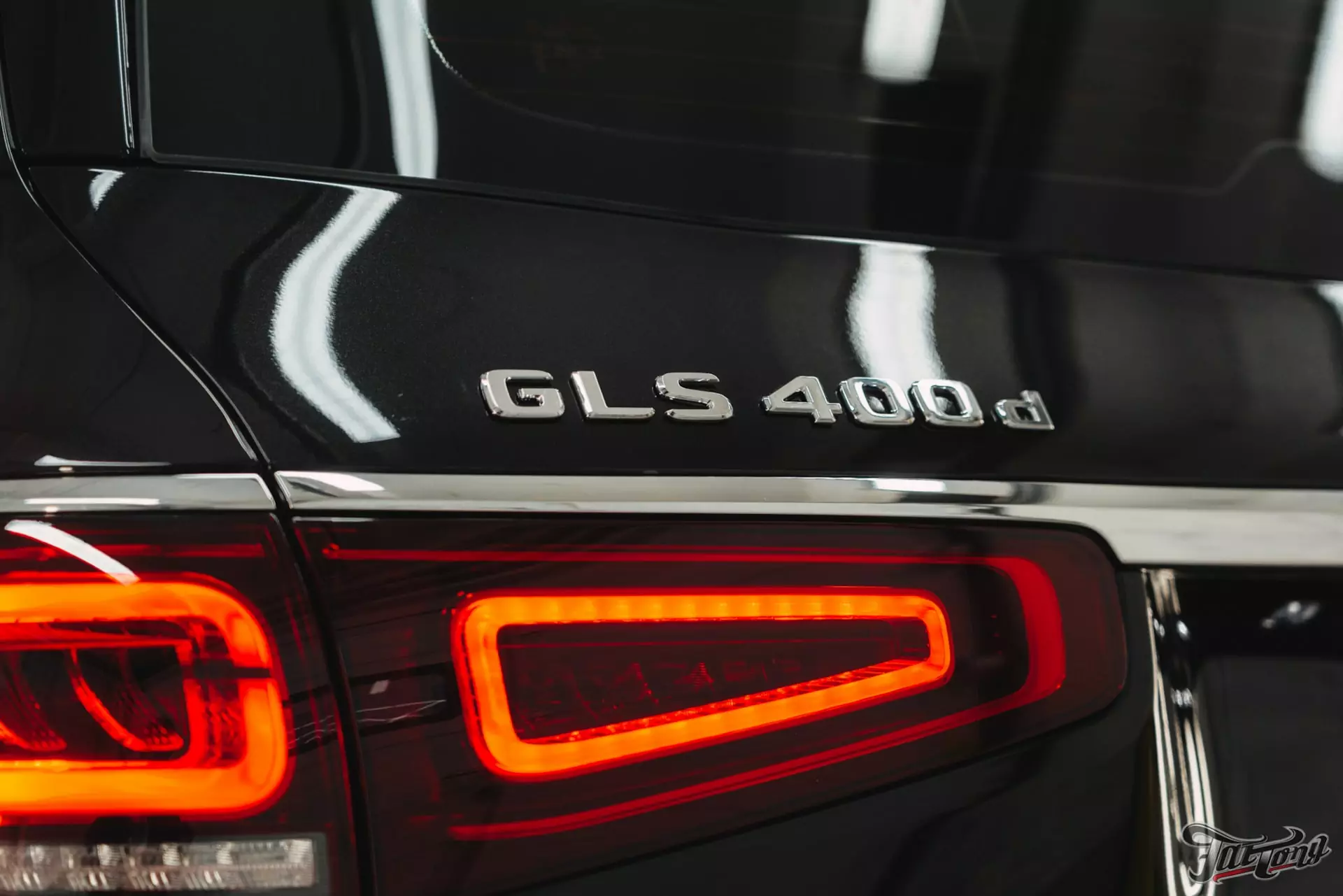 Mercedes GLS 400d. Антигравийная защита кузова глянцевым полиуретаном. Обработка экстерьера и интерьера керамикой.